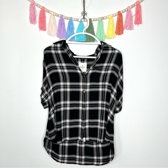 American Eagle Black and White Plaid Flowy Button Down Blouse Size Extra Small - Picture 10 of 10